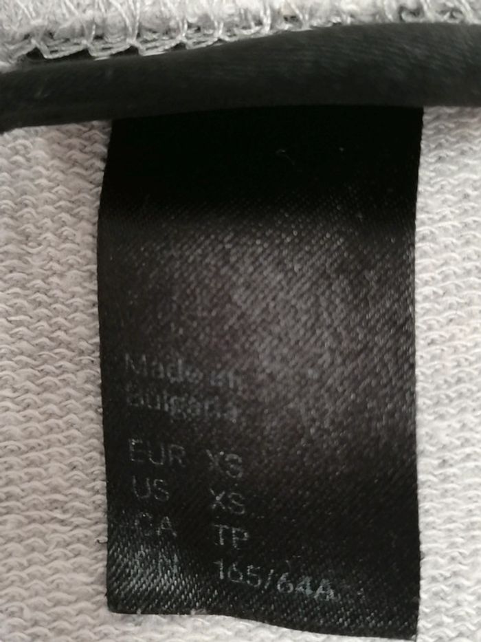 Jupe tee-shirt H&M XS ou 14ans ado - photo numéro 9