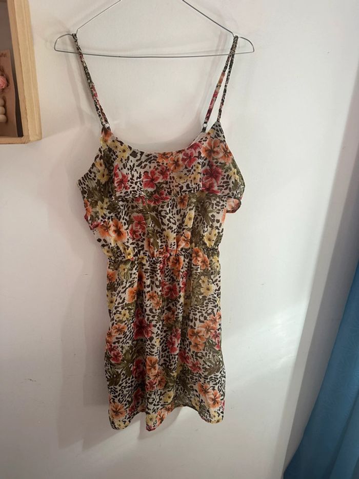 Petite robe à fleur bershka taille L
