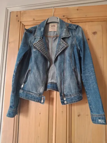 Veste en jean courte avec strass Zara