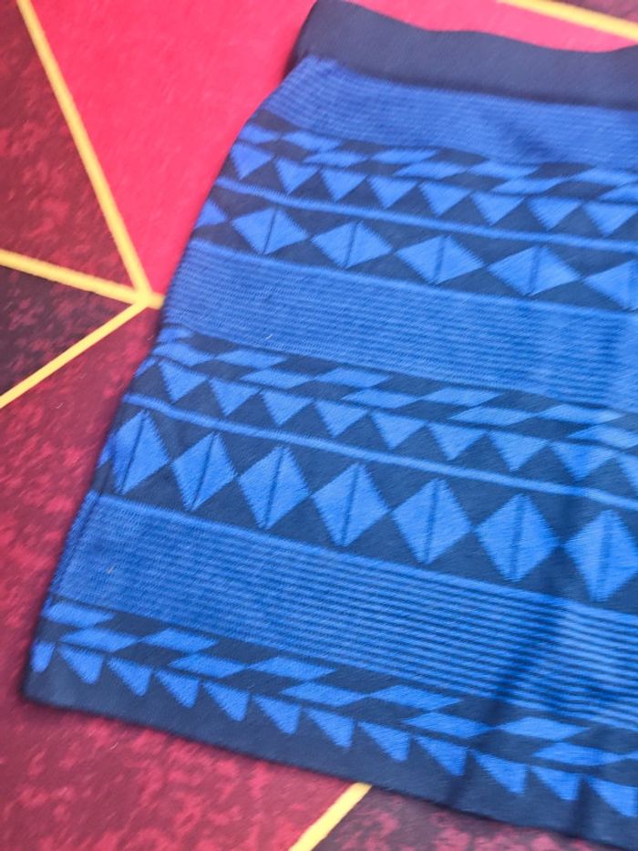 Jupe courte - photo numéro 2