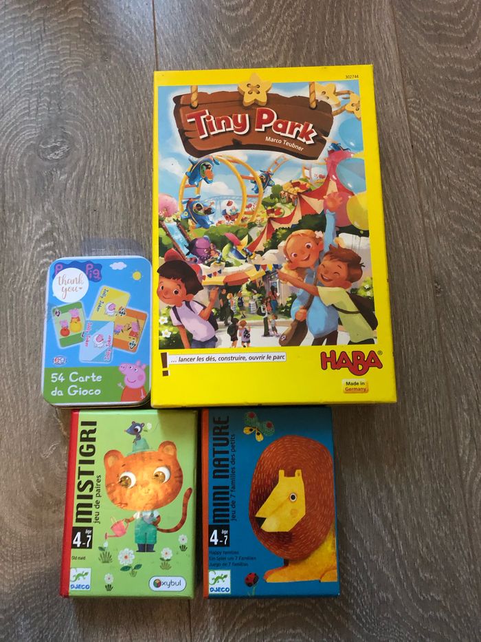 Lot de 3 jeux de cartes dont 2 Djeco et de plateau Haba Complet