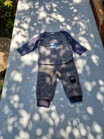 Ensemble pantalon + tee-shirt manches longues garçon