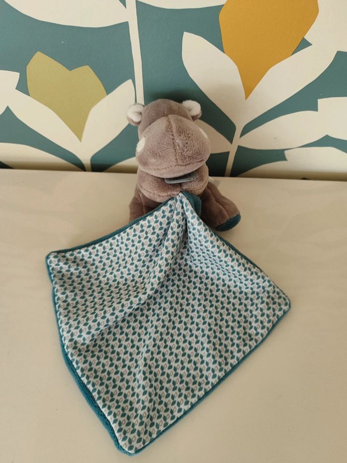 Doudou hippopotame mouchoir baby nat