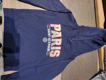 Pull PSG 8 ans