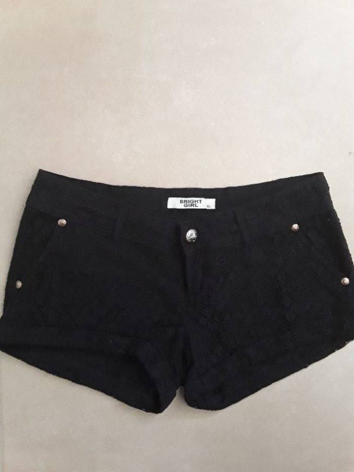 Lot 2 mini-shorts femme S TBE