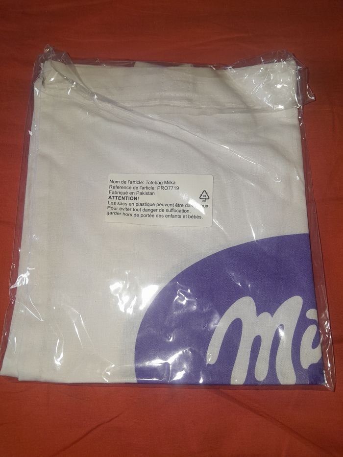 Sac Milka Neuf - photo numéro 2