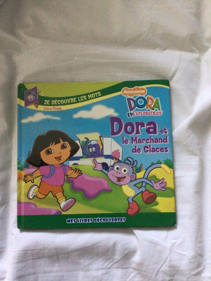 Dora et le marchand de glaces
