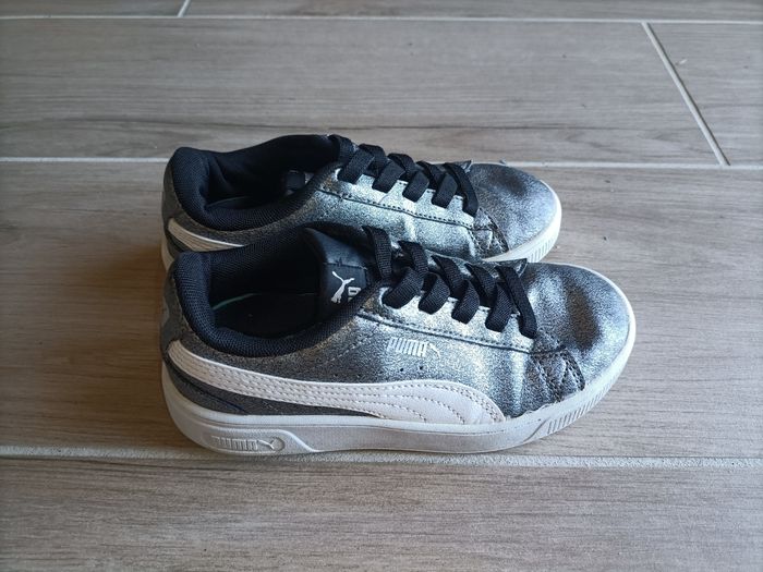 Baskets Puma fille pointure 31 noires paillettes softfoam très bon état