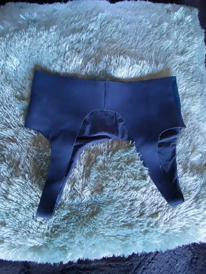 Brassière Oysho bleue marine - photo numéro 6