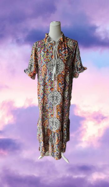 Robe longue multicolore avec son flot