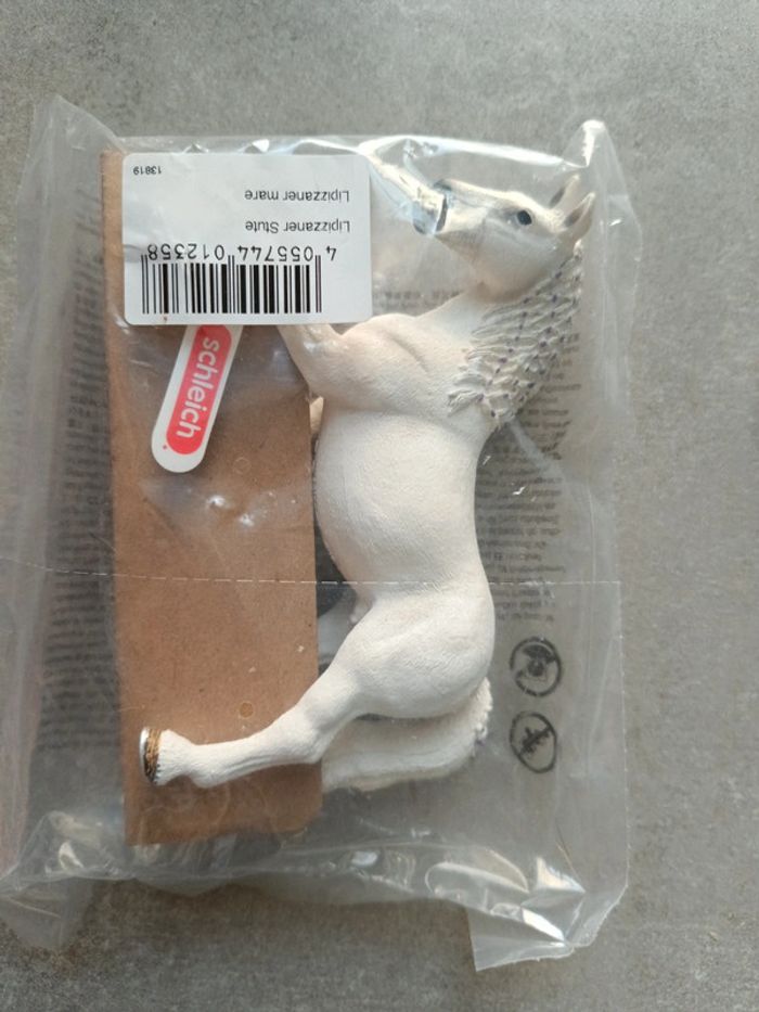 Cheval Schleich blanc horse