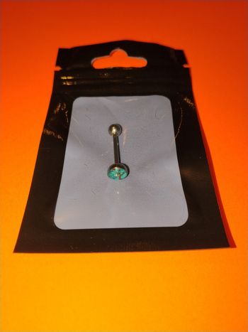 Piercing langue arbre