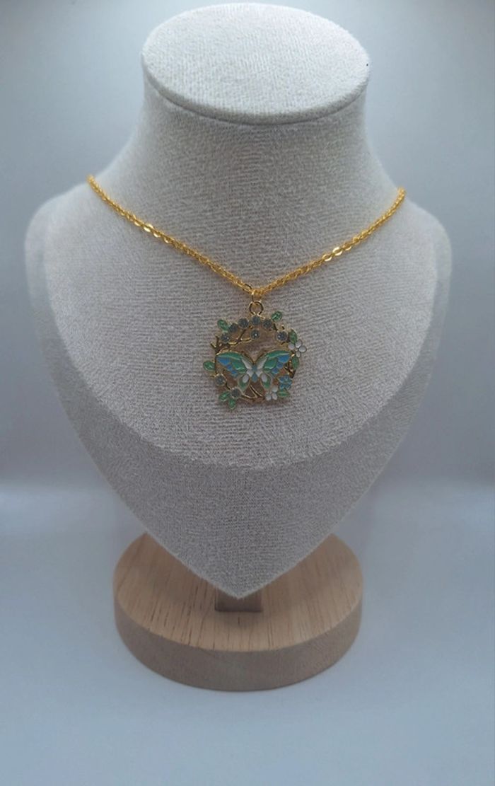 Collier papillon