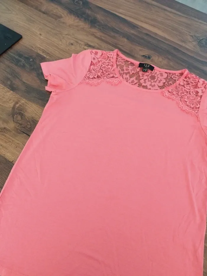 Tee-shirt rose à dentelle "123"-  Taille 38 - photo numéro 2