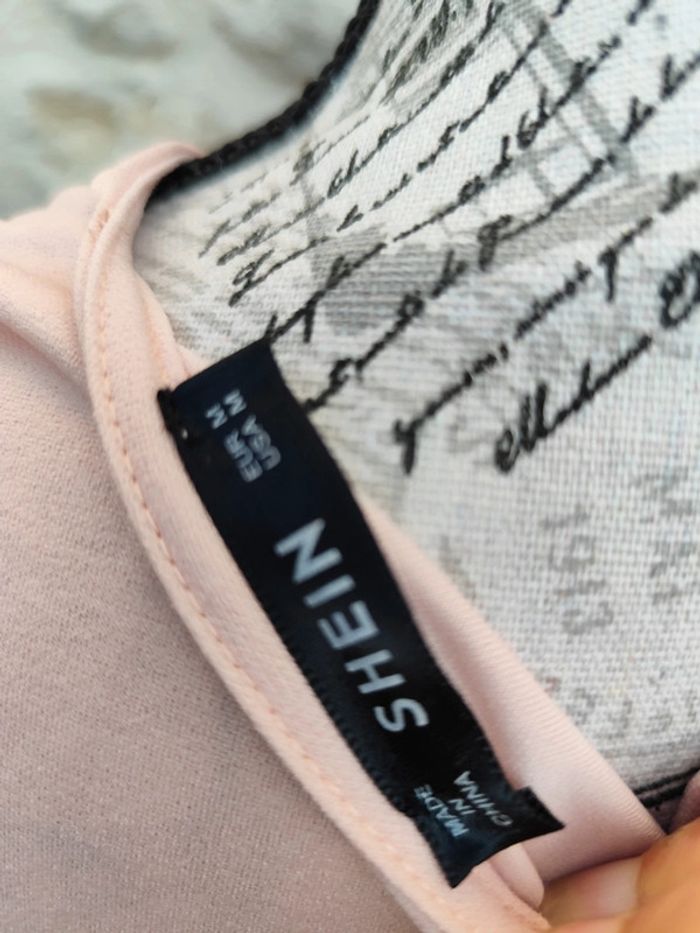 Haut t-shirt femme rose très bon état M Shein - photo numéro 3