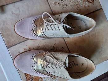 Derbies habillés beige et doré 37