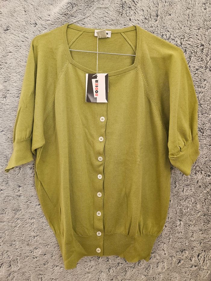Gilet vintage à boutons et manches courtes vert sauge de chez Rodier