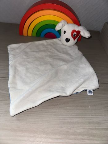 Doudou chien petit bateau