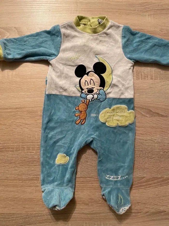 Lot de Pyjama velours DISNEY 6 mois - photo numéro 3