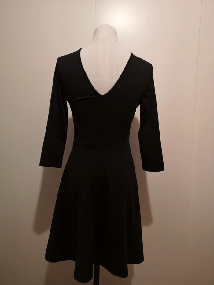 Robe noire - photo numéro 2