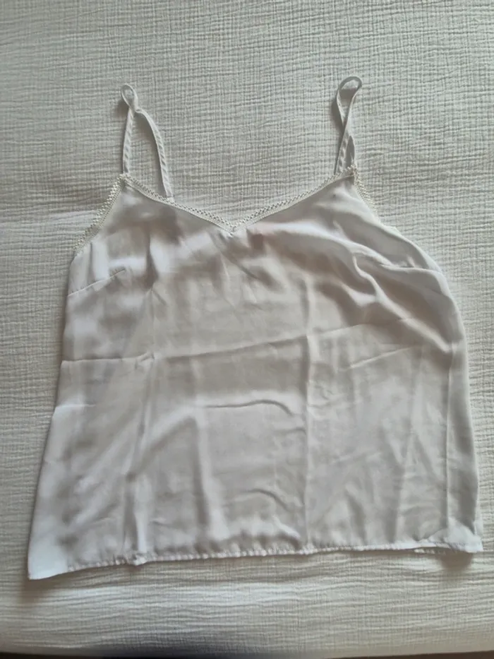Débardeur blanc Camaïeu dentelle et broderie - photo numéro 2