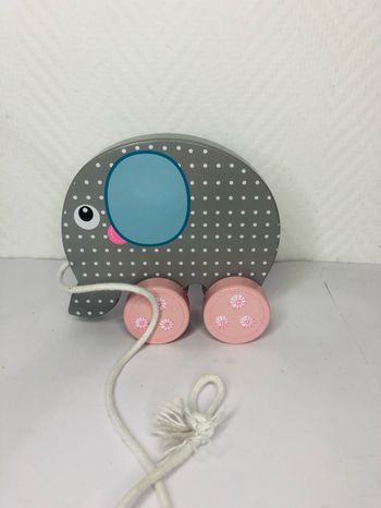 Jouet à tirer éléphant