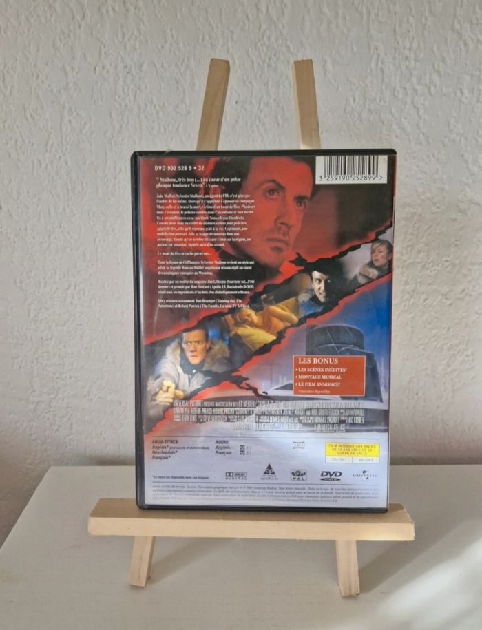 🎬 DVD D-Tox : Compte à rebours mortel 🎬 - photo numéro 2