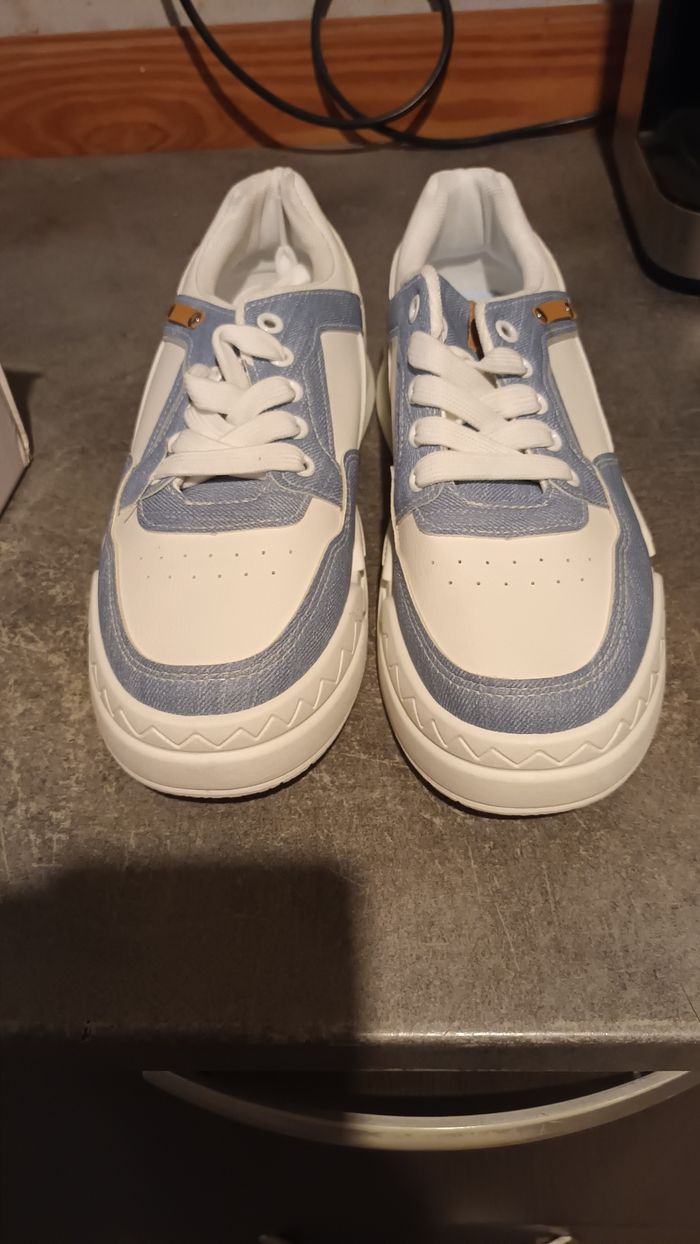 Chaussures neuves - photo numéro 2