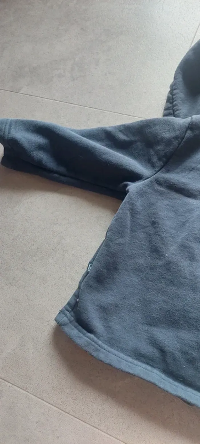 Gilet à capuche / veste obaïbi 18 mois - photo numéro 8