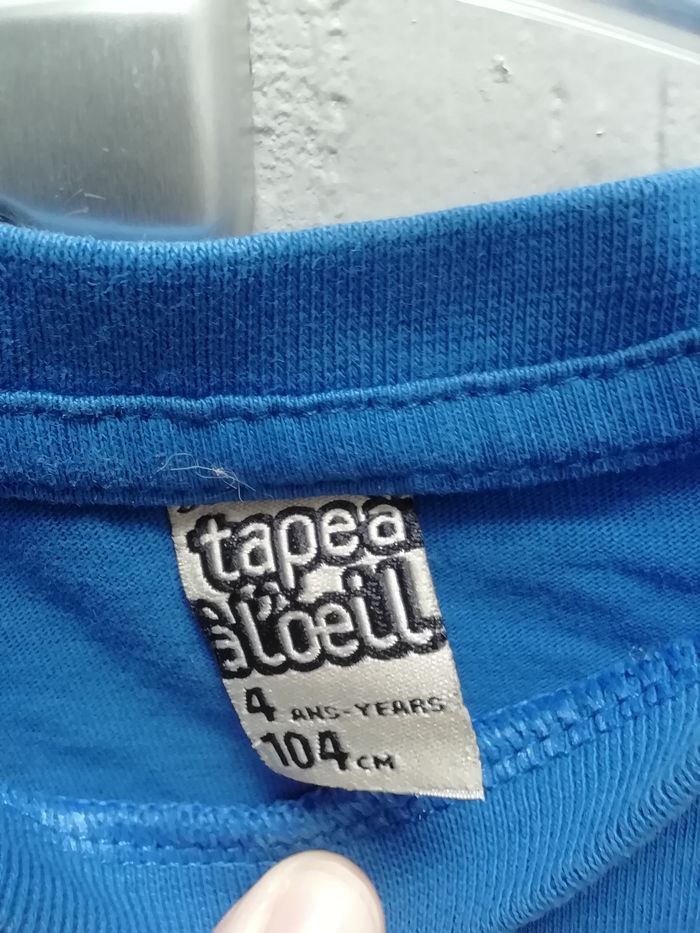 Vends t-shirt garçon été bleu marine avec motif sur le devant - photo numéro 5