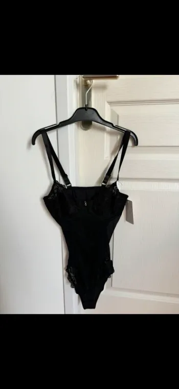 Body noir à dentelle Victoria taille S / 90 C neuf
