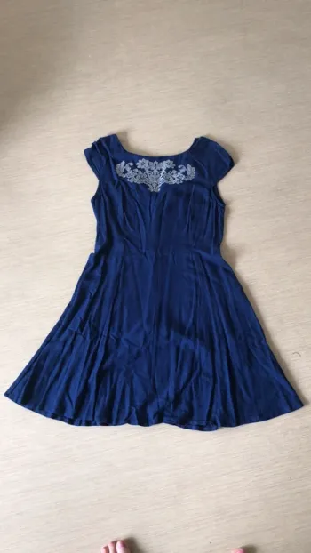 Robe patineuse kookai avec broderies