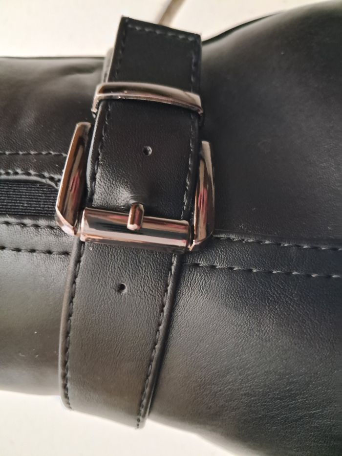 Bottines noires à boucles pointure 36 - photo numéro 6