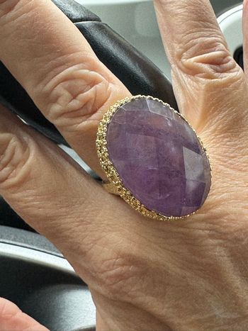 Grosse bague HABAHA Paris travaillée améthyste véritable et acier inoxydable or 