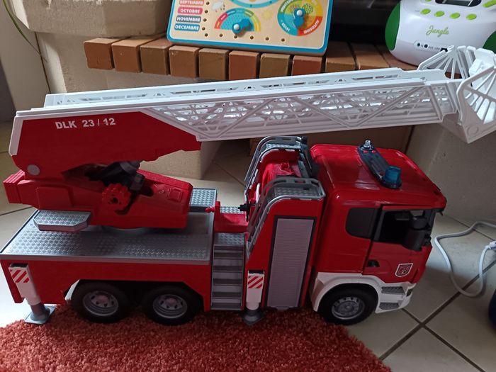 Superbe camion de pompier - photo numéro 7