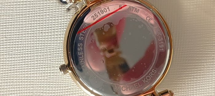 Prix spécial fête des mères !! Montre Femme Michael Kors, en acier doré avec cristaux. Neuve. - photo numéro 3