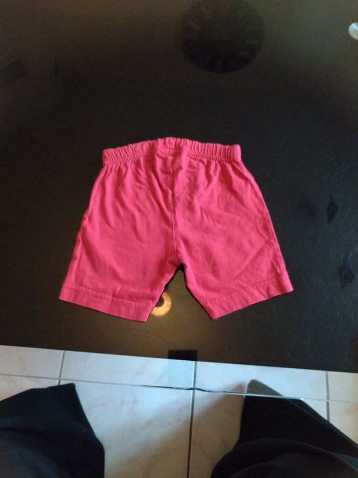 Short rouge - photo numéro 3