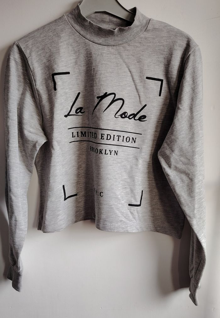 Sweat court gris “La Mode – Limited Edition Brooklyn” – Atmosphere – Taille 36 (S)