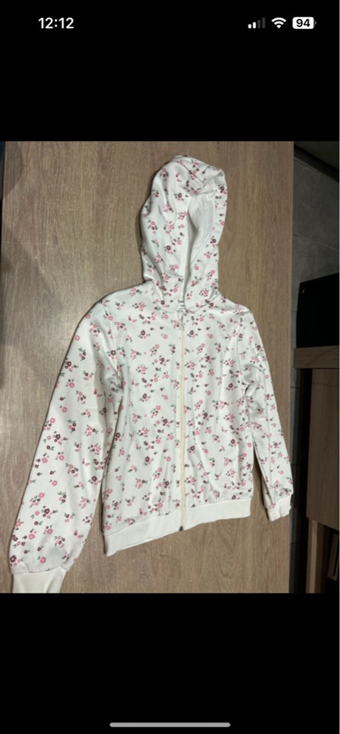 Veste à zip et à capuche blanche motifs fleurs roses 10 ans - photo numéro 3