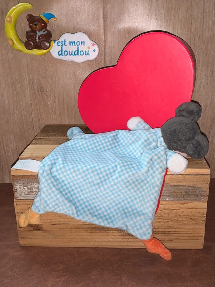 DY344 doudou Mickey disney - photo numéro 2
