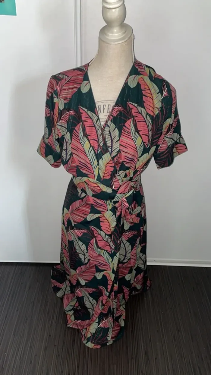 Robe portefeuille longue Mamouchka Paris "Ouragan" taille M - Motif feuilles exotiques rose & vert