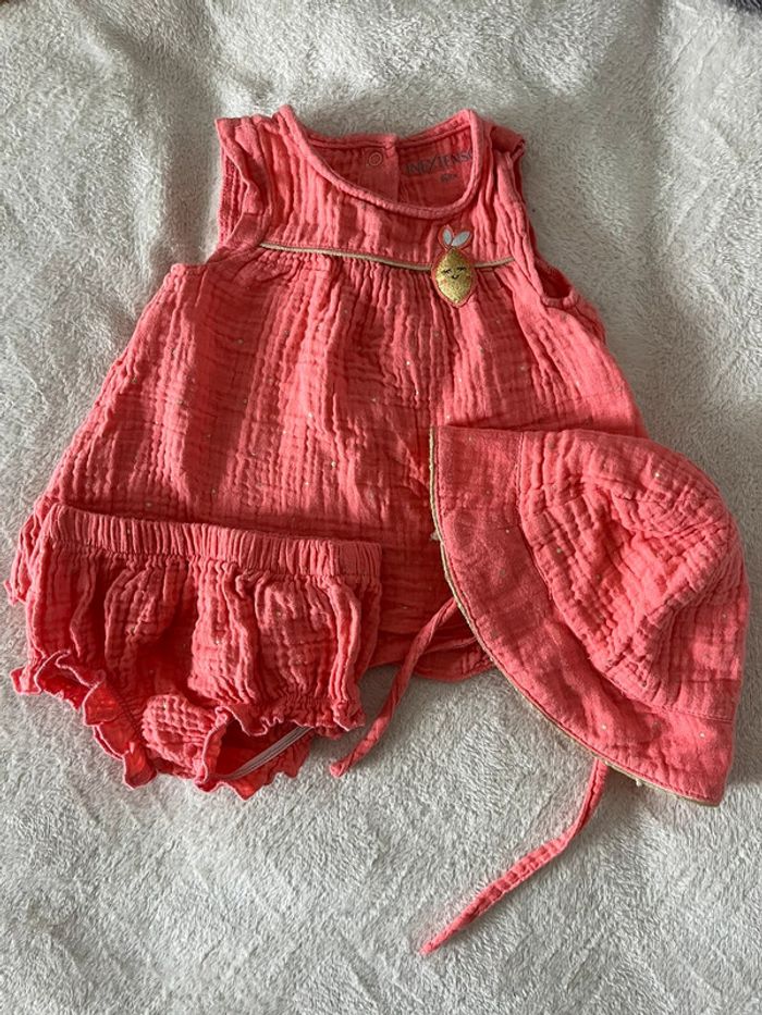 Lot robe gaz de coton + bloomer+ bonnet