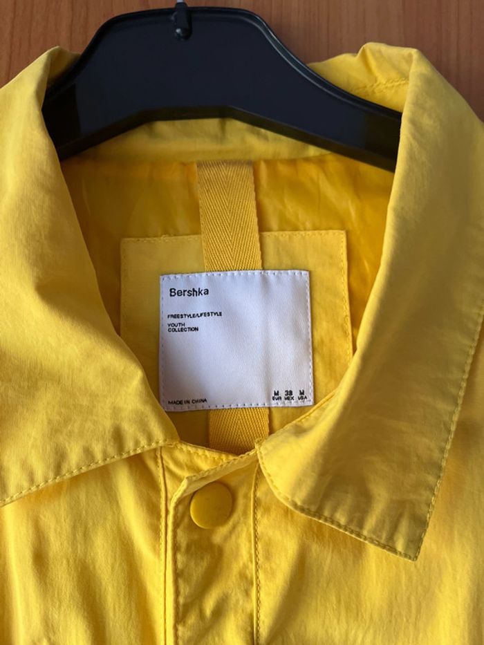 K Way impermeable Bershka jaune M/38 - photo numéro 4
