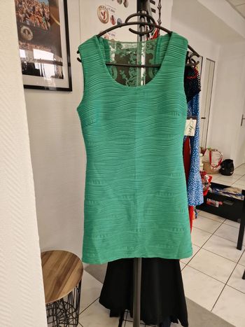 Robe courte dos ouvert