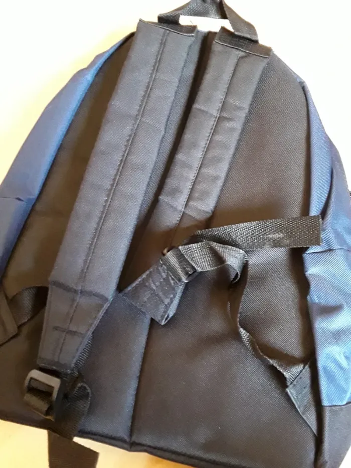 Sac à dos neuf - photo numéro 3