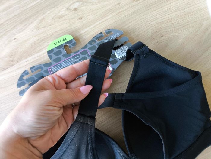 Brassière de sport neuve - photo numéro 4