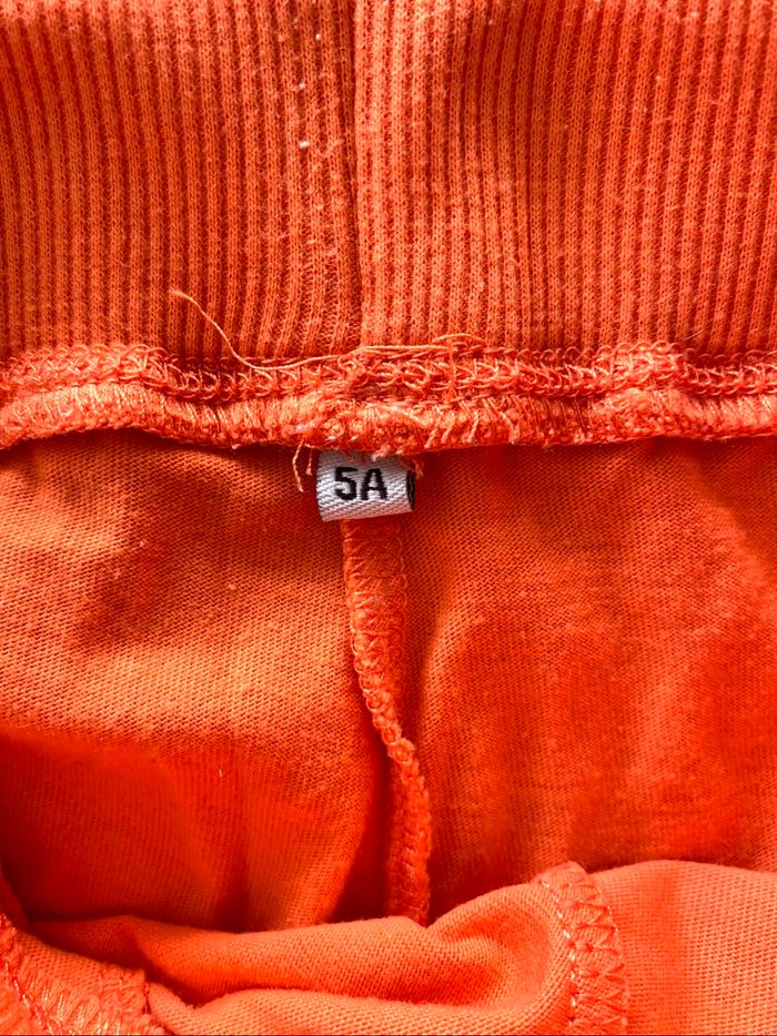 Short orange fille  «  sans marque «  5 ans - photo numéro 5