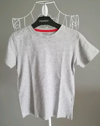 T.shirt à manches courtes.