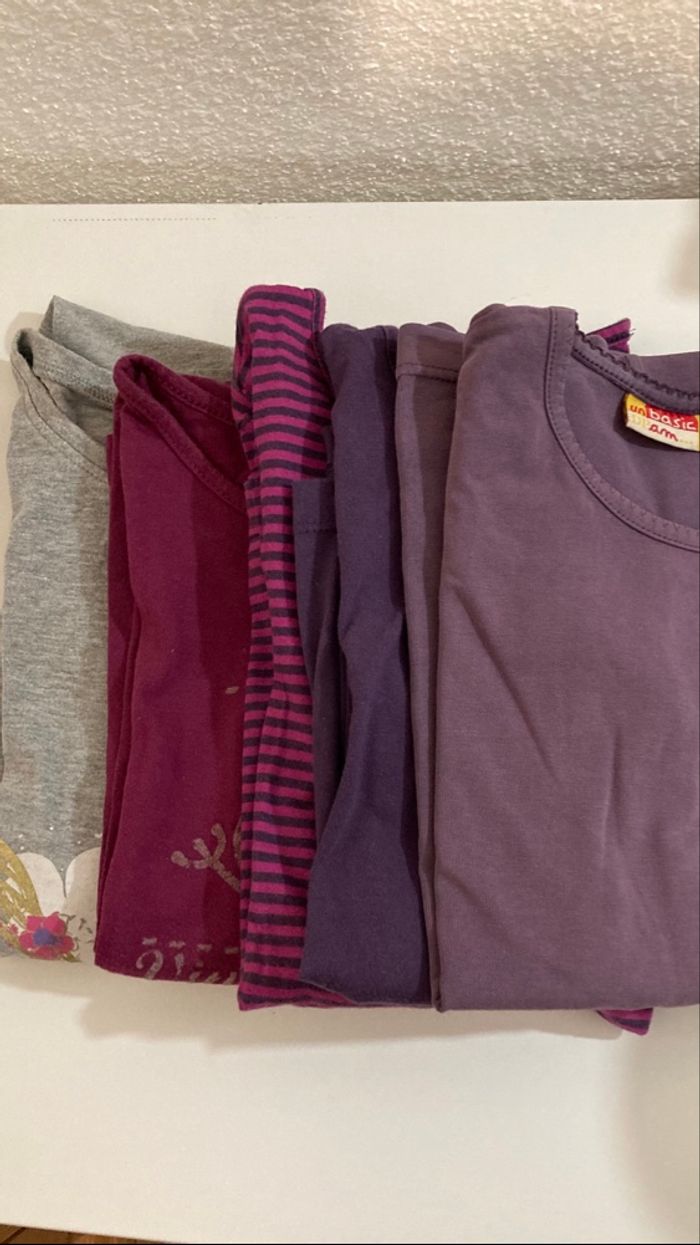 Lot de 5 T-shirts 12 ans (qui taille plutôt 10 ans) 4 manches longues et 1 manches courtes)