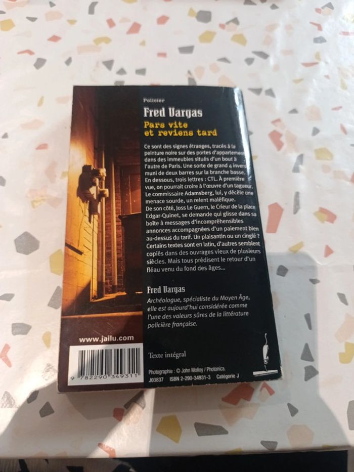 Parle vite et reviens tard de Fred Vargas - photo numéro 2